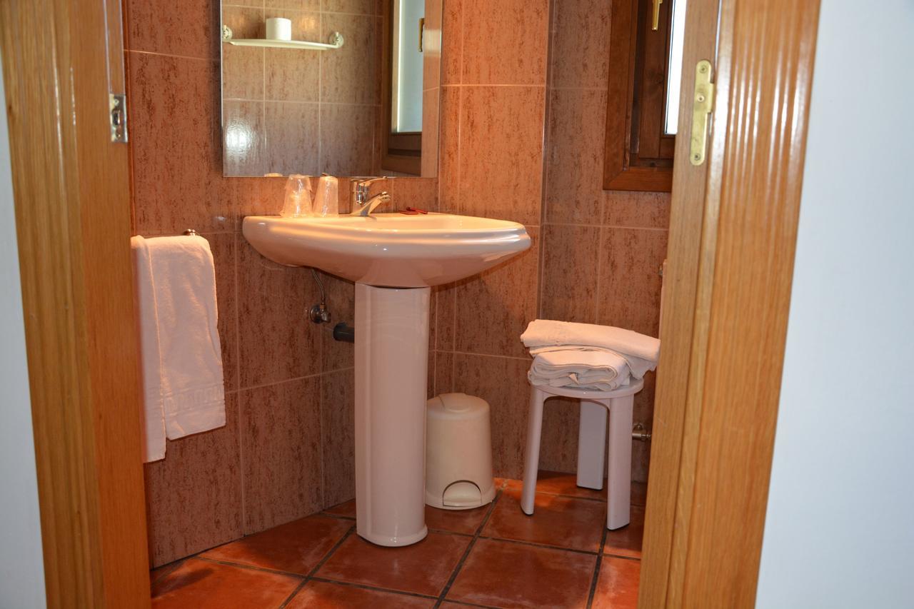Hôtel Pensio Samarra à Ribera de Cardós Extérieur photo