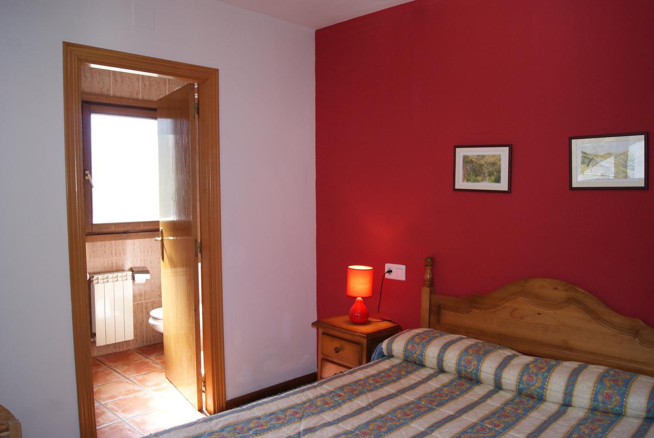 Hôtel Pensio Samarra à Ribera de Cardós Extérieur photo