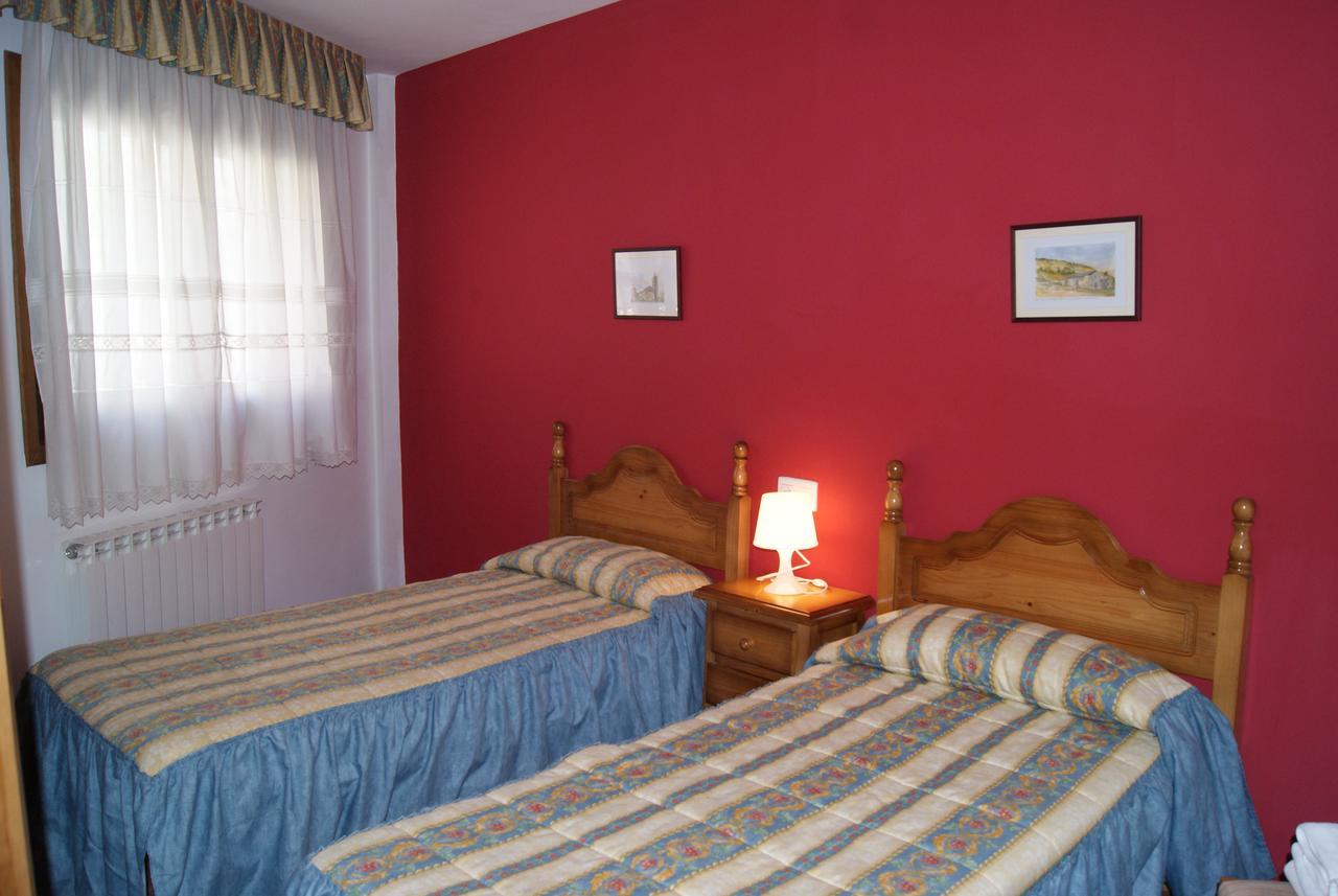 Hôtel Pensio Samarra à Ribera de Cardós Extérieur photo