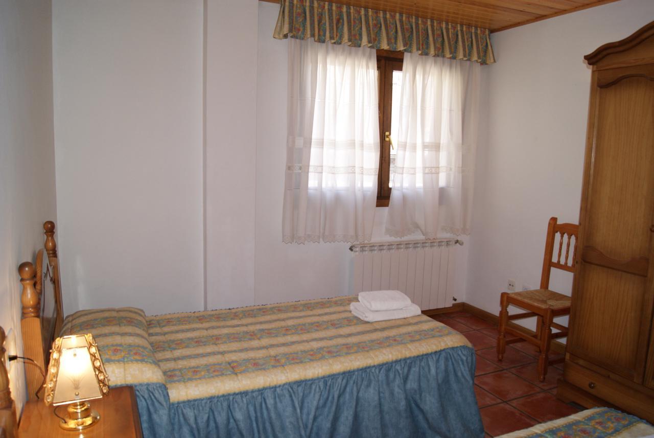 Hôtel Pensio Samarra à Ribera de Cardós Extérieur photo